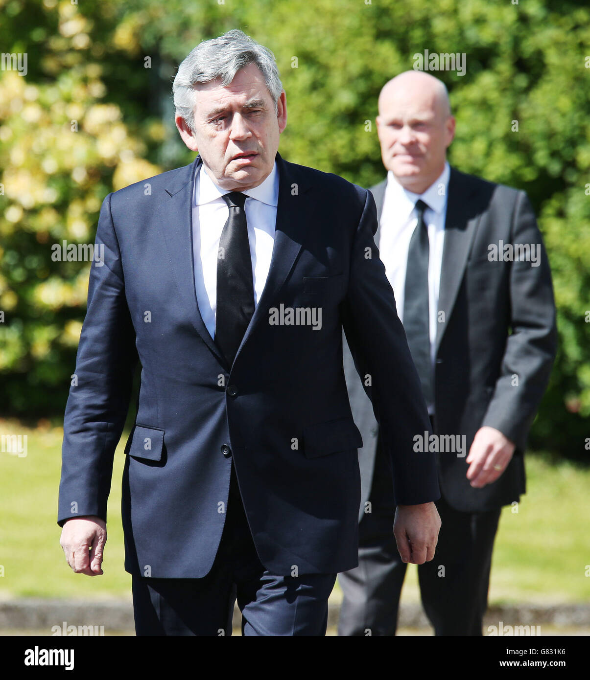 L'ex primo ministro Gordon Brown arriva alla chiesa evangelista di San Giovanni vicino a Fort William in Scozia per i funerali dell'ex leader liberaldemocratico Charles Kennedy. Foto Stock