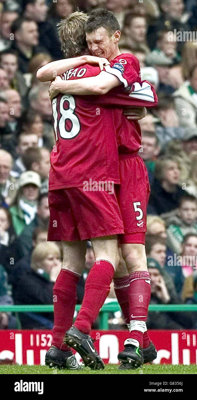 Calcio - Banca di Scozia Premier Division - Celtic / Aberdeen - Celtic Park. Alexander Diamond (R) di Aberdeen celebra il suo obiettivo contro Celtic Foto Stock