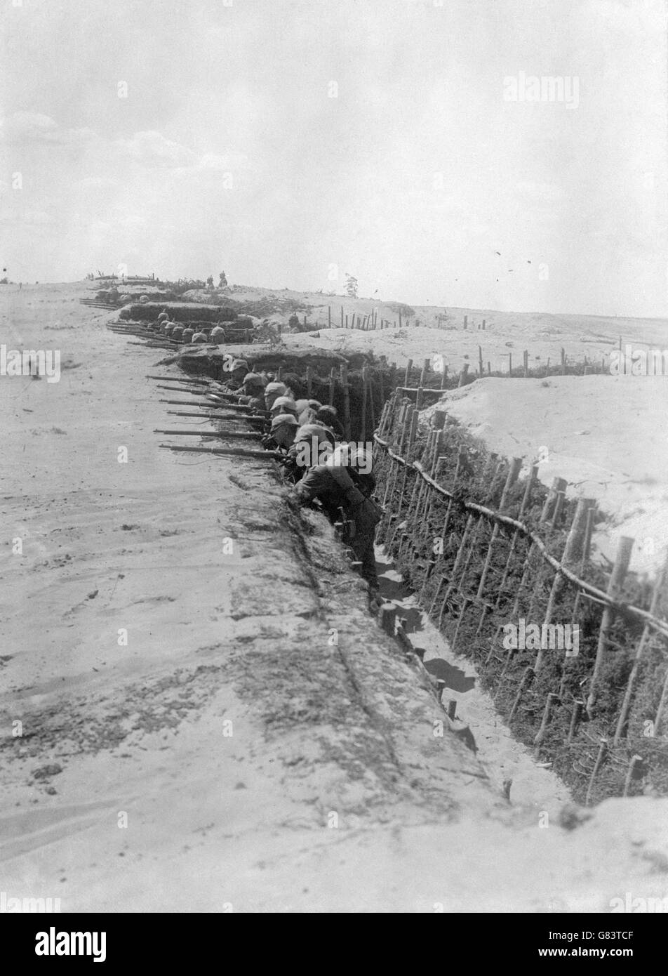Una trincea tedesca sul fronte orientale vicino Ivangorod Foto Stock
