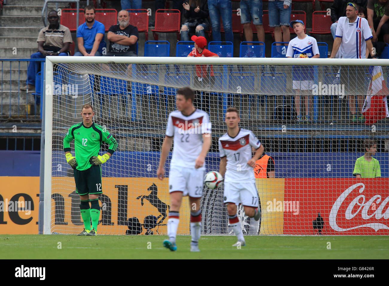 Calcio - Campionato europeo Under-21 UEFA - Semifinale - Portogallo / Germania - Stadio Andruv. Il portiere tedesco Marc-Andre ter Stegen (a sinistra) si alza abbattuto dopo aver visto il suo lato concedere un quinto obiettivo del gioco. Foto Stock