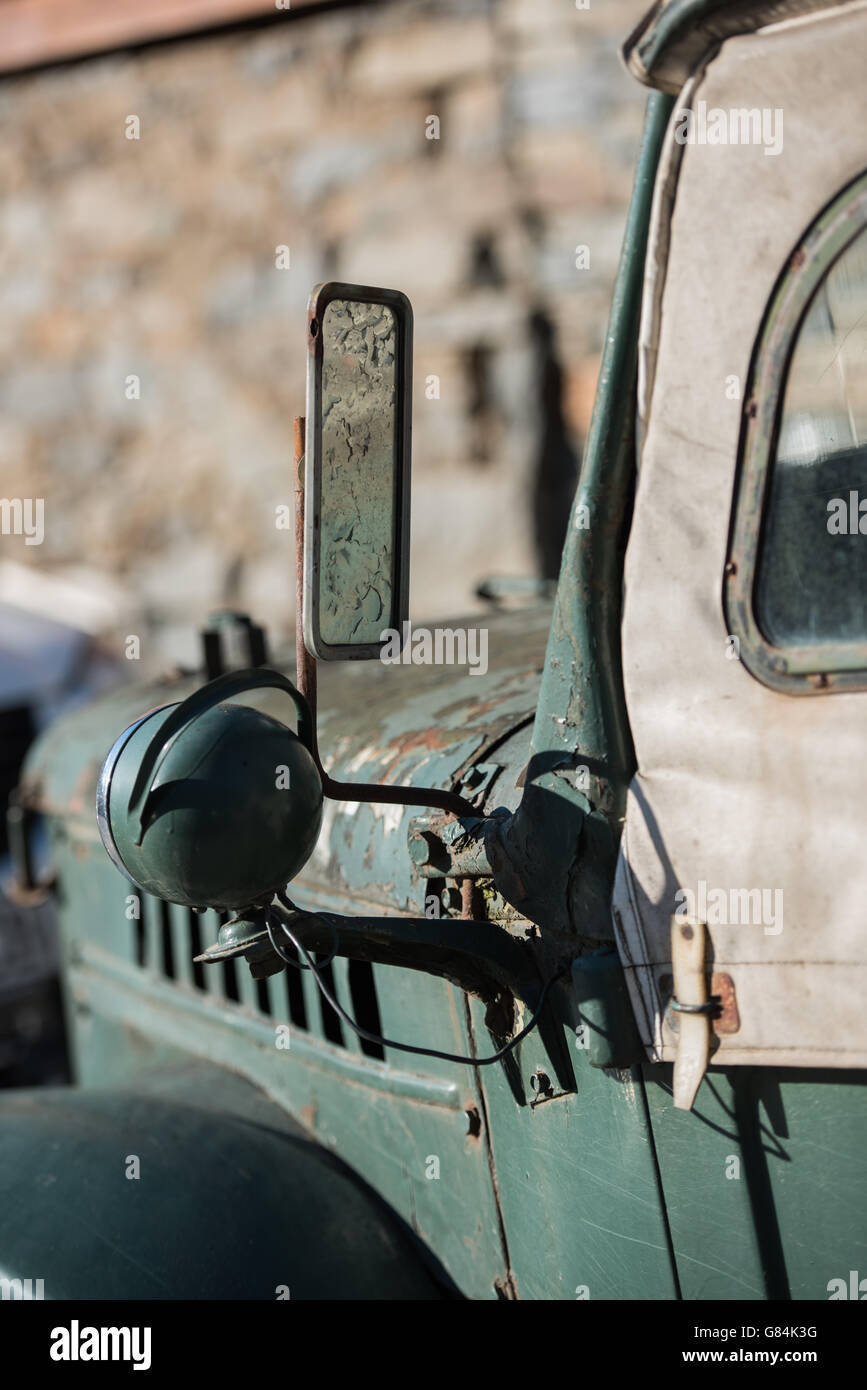 Close-up di rusty vecchia auto Foto Stock