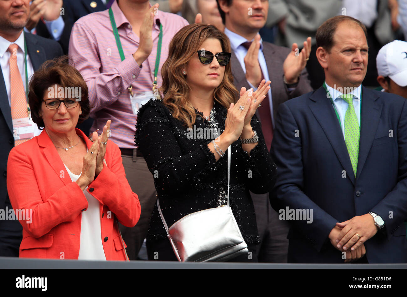 Mirka Federer in vista della finale maschile di Singles il tredici giorni dei Campionati di Wimbledon presso l'All England Lawn Tennis and Croquet Club di Wimbledon. Foto Stock