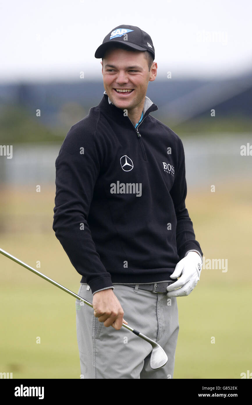 Martin Kaymer tedesco di umore rilassato durante una giornata di prove libere prima dell'Open Championship 2015 a St Andrews, Fife. PREMERE ASSOCIAZIONE foto. Data immagine: Mercoledì 15 luglio 2015. Vedi PA storia GOLF Open. Il credito fotografico dovrebbe essere: Danny Lawson/PA Wire. RESTRIZIONI: - nessun uso commerciale. Nessuna ulteriore vendita. Solo per l'uso di immagini fisse. Il logo Open Championship e il link al sito Open (www.TheOpen.com) da includere nella pubblicazione del sito. Per ulteriori informazioni, chiamare il numero +44 (0)1158 447447. Foto Stock