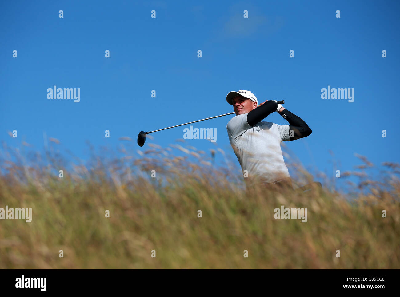 Robert Dinwiddie inglese durante il secondo giorno dell'Open Championship 2015 a St Andrews, Fife. Foto Stock