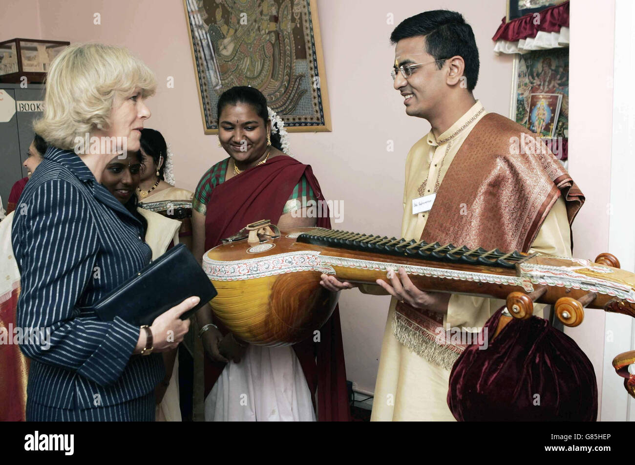 Visita reale - Bharatiya Vidya Bhavan, Istituto per l'Arte e la Cultura Indiana. La Duchessa di Cornovaglia. Foto Stock