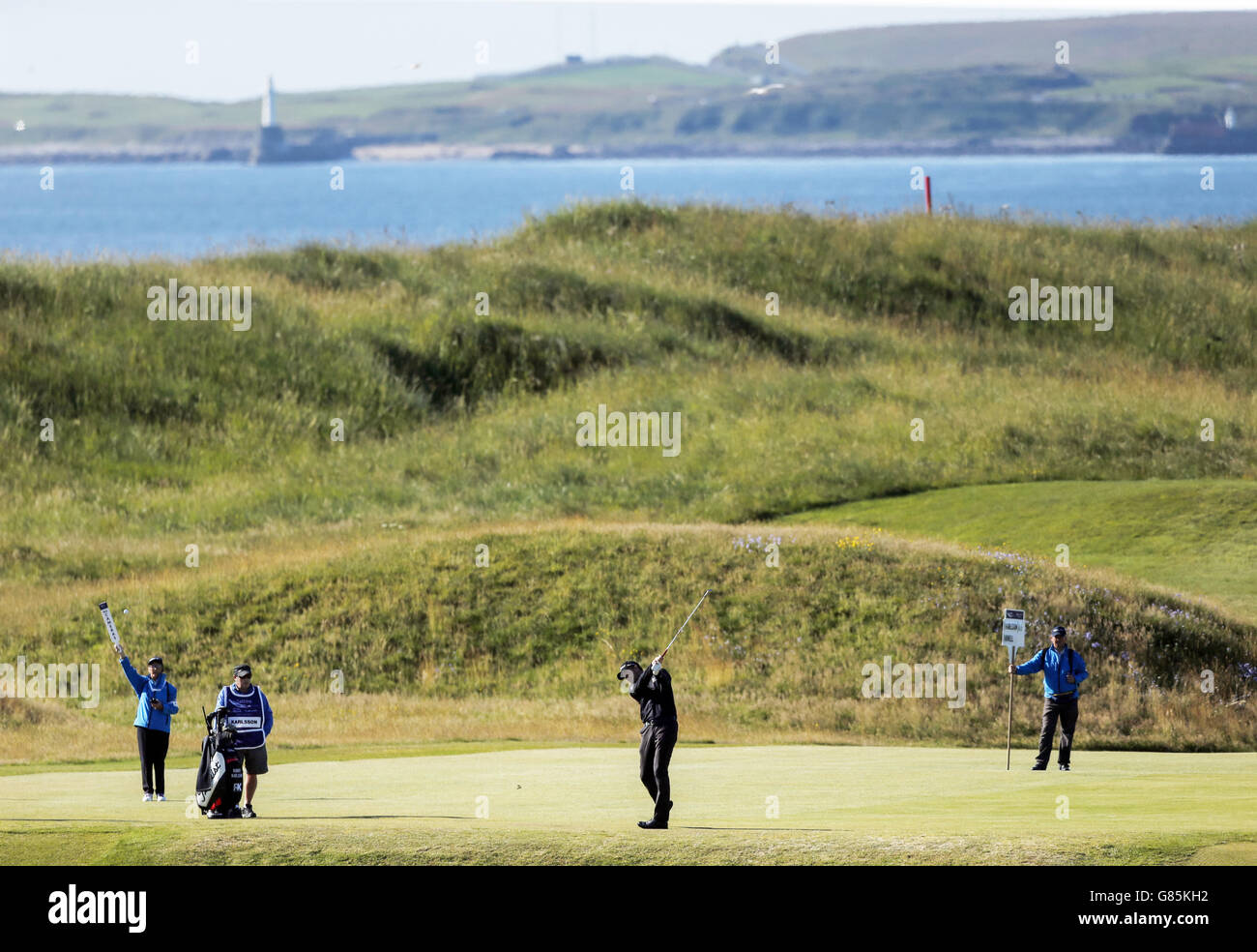 Robert Karlsson svedese sulla quarta fairway durante il quarto giorno del Sattyre Energy Paul Lawrie Match Play al Murcar Links Golf Club di Aberdeen. PREMERE ASSOCIAZIONE foto. Data immagine: Domenica 2 agosto 2015. Vedere PA storia GOLF Murcar. Il credito fotografico dovrebbe essere: Danny Lawson/PA Wire. RESTRIZIONI: Nessun uso commerciale. Nessuna falsa associazione commerciale. Nessuna emulazione video. Nessuna manipolazione delle immagini. Foto Stock