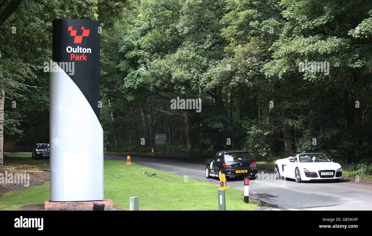L'ingresso a Oulton Park, Cheshire, il luogo di un aereo che si è schiantato mentre prendeva parte a CarFest, dove Kevin Whyman, 35 anni, è stato ucciso nell'incidente intorno alle 14 del sabato. Foto Stock