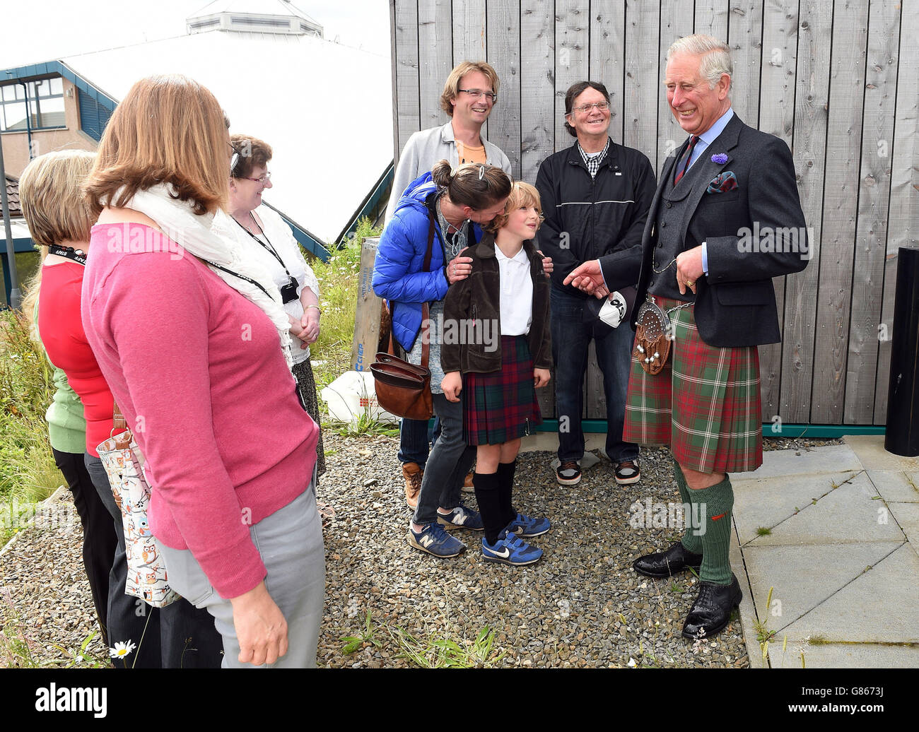 Il Duca di Rothesay incontra la famiglia e gli amici del personale mentre visita l'Istituto di Ricerca ambientale presso il North Highland College di Thurso, che fa parte dell'Università delle Highlands e delle Isole. Foto Stock