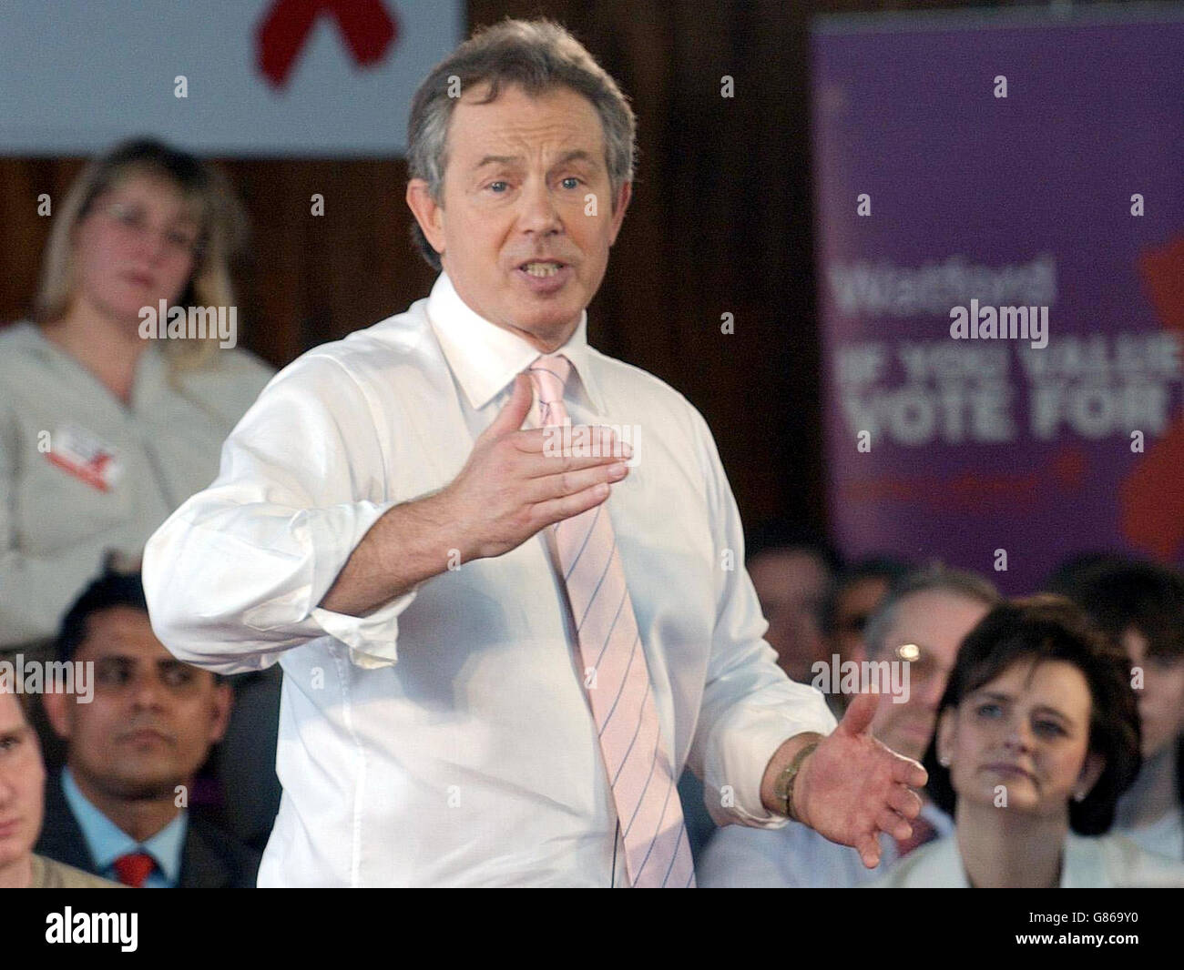 Campagna elettorale Generale 2005 - Westfield Community College - Watford. Primo ministro britannico Tony Blair. Foto Stock