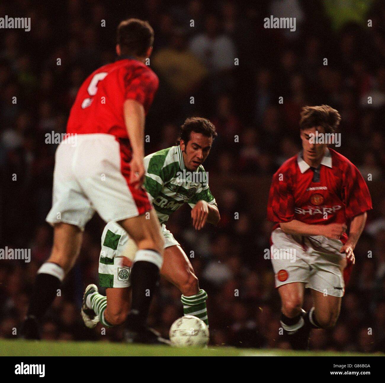 Brian McClair testimonial Manchester United / Celtic. Paolo di Canio, Celtico Foto Stock