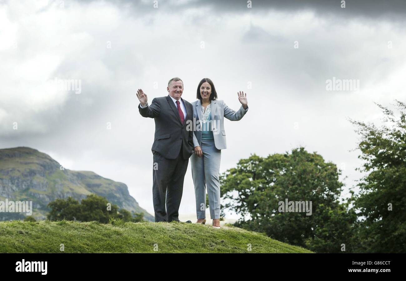 Il neo eletto leader laburista scozzese Kezia Dugdale (a destra) e il vice leader Alex Rowley celebrano entrambe le loro nuove posizioni allo Stirling Court Hotel, Stirling. Foto Stock