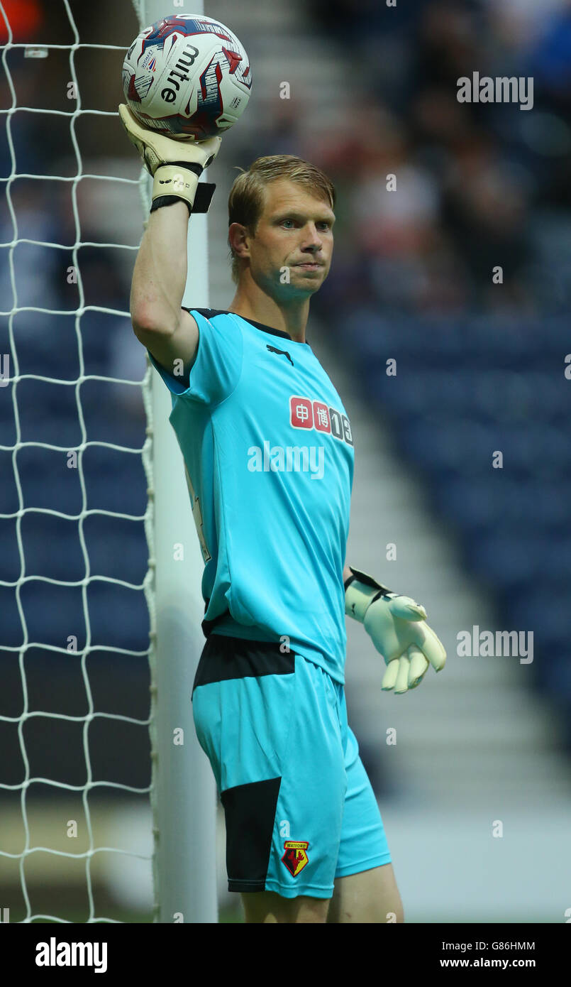 Il portiere di Watford Giedrius Arluskis durante la Capital One Cup, seconda partita a Deepdale, Preston. Foto Stock