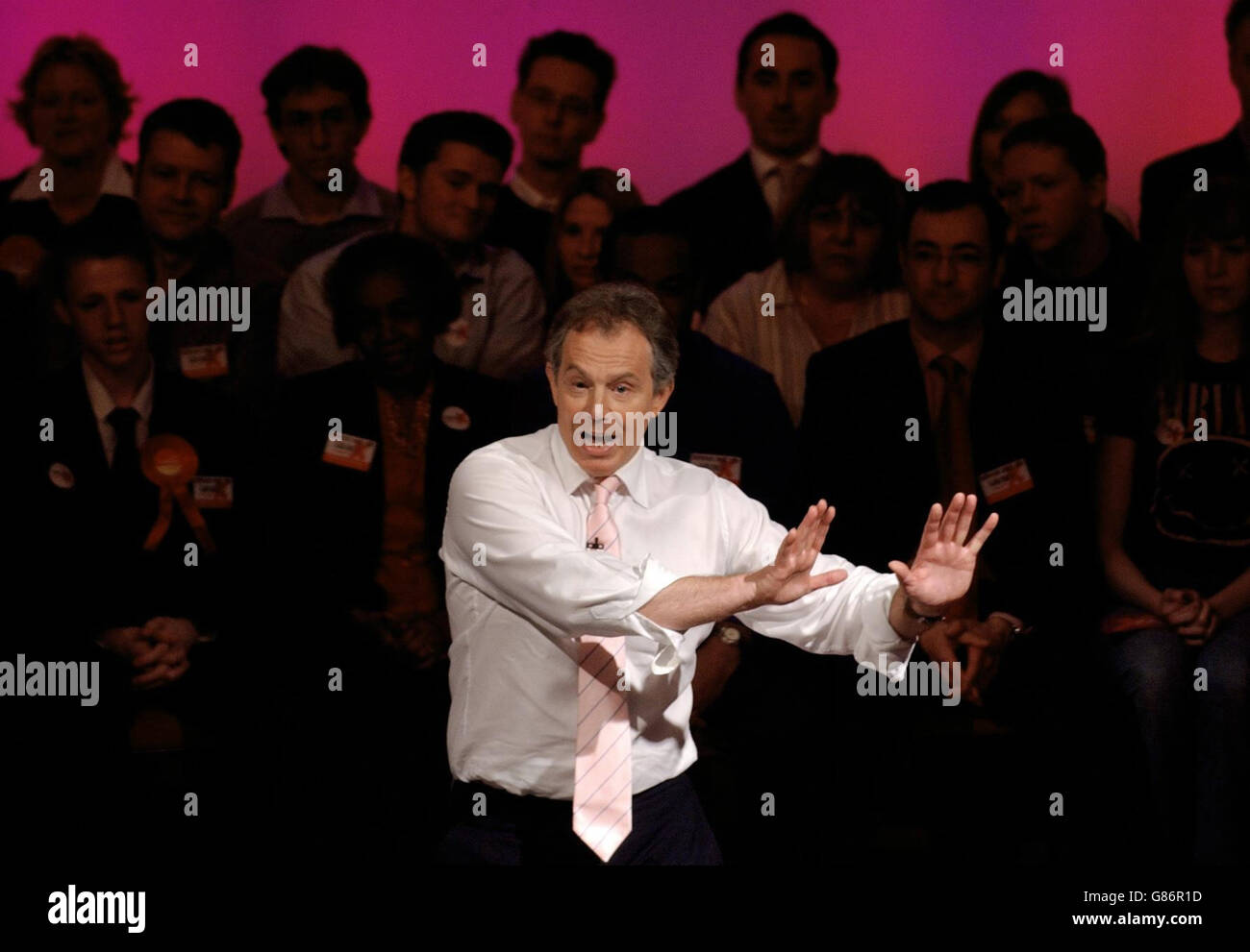 Il primo ministro britannico Tony Blair fa un discorso ai membri e ai sostenitori del Partito laburista. Foto Stock