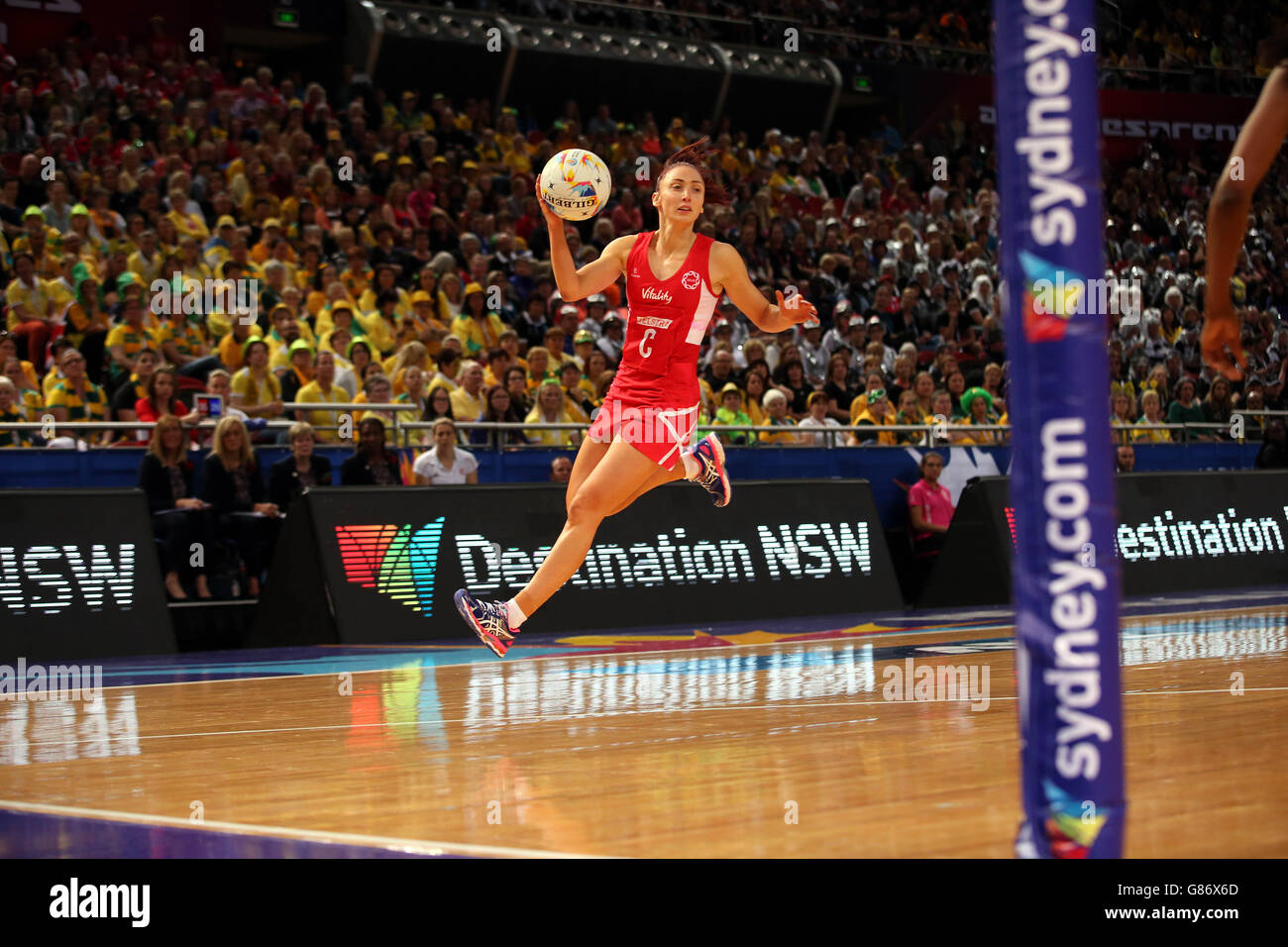 Inghilterra's Jade Clarke durante la Netball World Cup 2015, medaglia di bronzo alla Allphones Arena, Sydney. PREMERE ASSOCIAZIONE foto. Data immagine: Domenica 16 agosto 2015. Guarda la storia della PA NETBALL Inghilterra. Il credito fotografico dovrebbe essere: Paul Seiser/PA Wire. Foto Stock