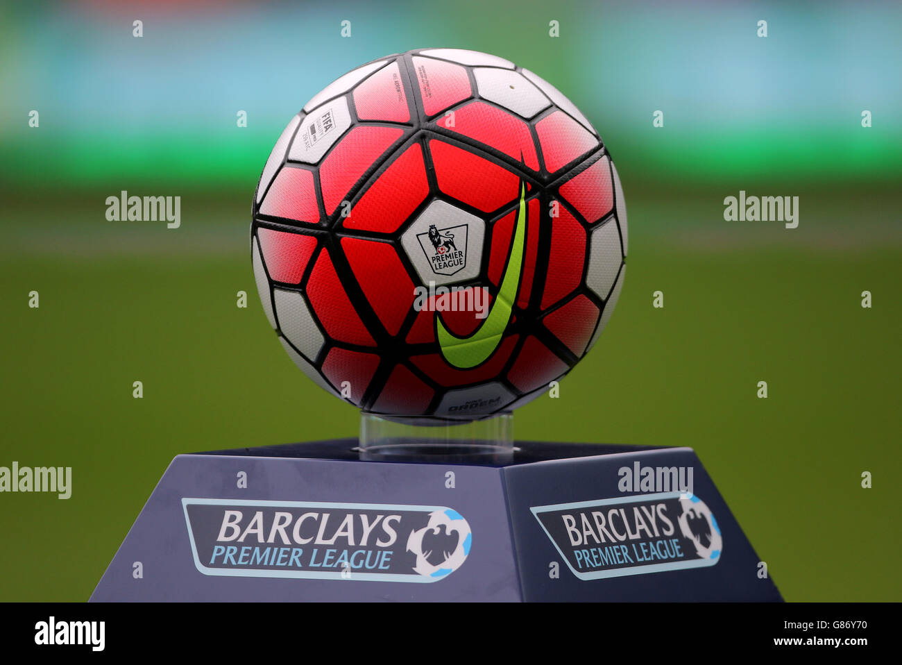 Calcio - Barclays Premier League - Newcastle United / Southampton - St James' Park. Nike Ordem Official Match Ball Foto Stock