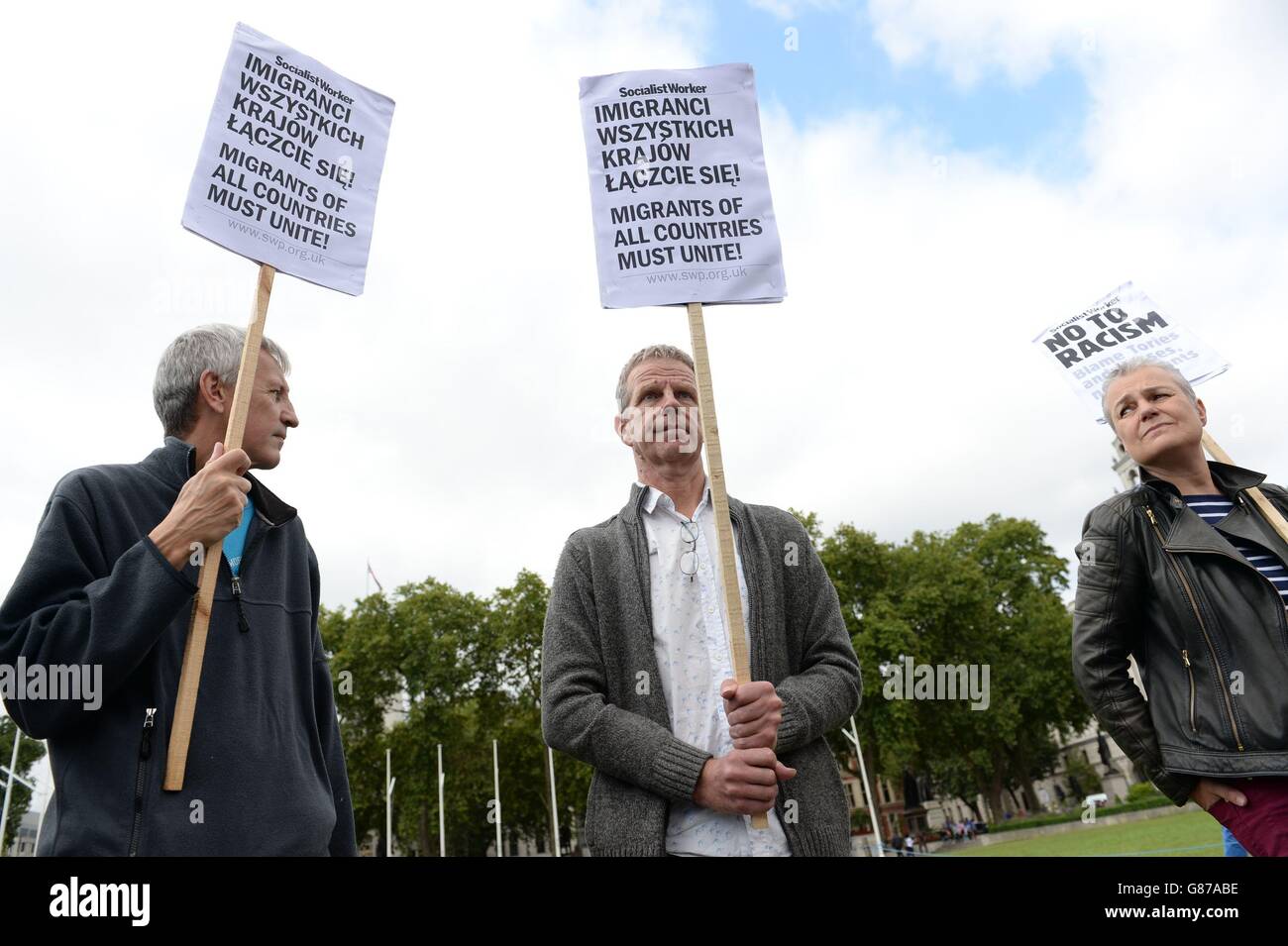 Manifestanti che sostengono i diritti dei lavoratori polacchi nel Regno Unito protestano al di fuori delle Camere del Parlamento a Westminster, Londra. Foto Stock