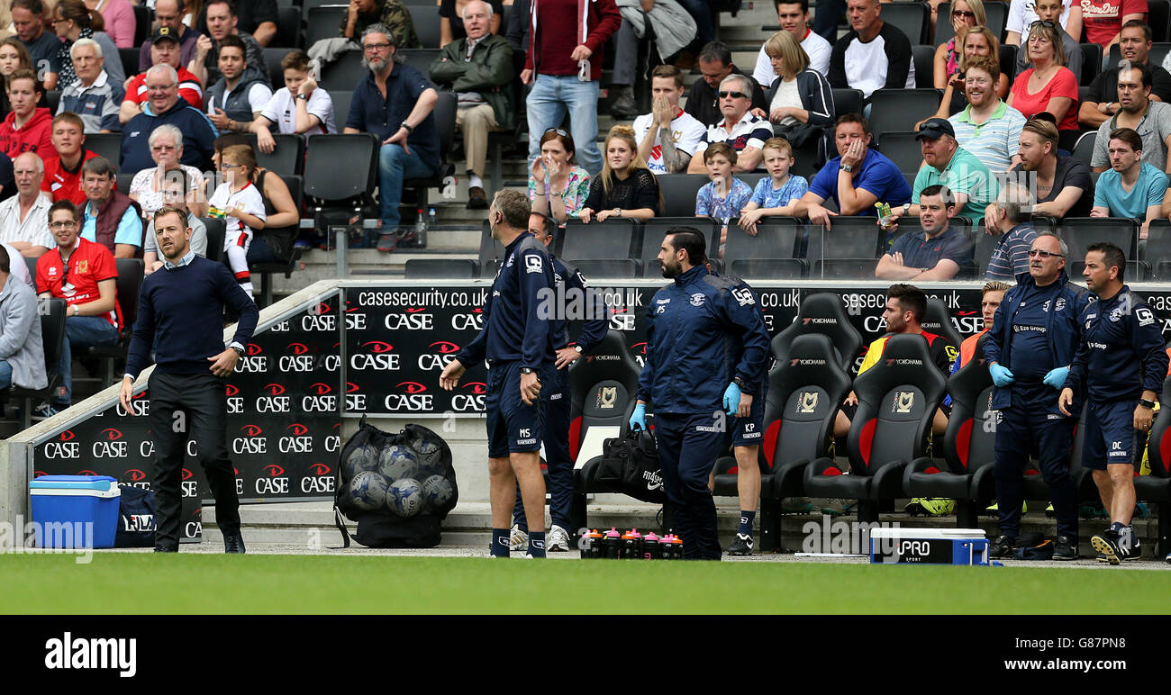 Calcio - Campionato Sky Bet - MK Dons / Birmingham City - Stadio:mk. Gary Rowett, il responsabile della città di Birmingham, si attiva sulla linea di contatto Foto Stock