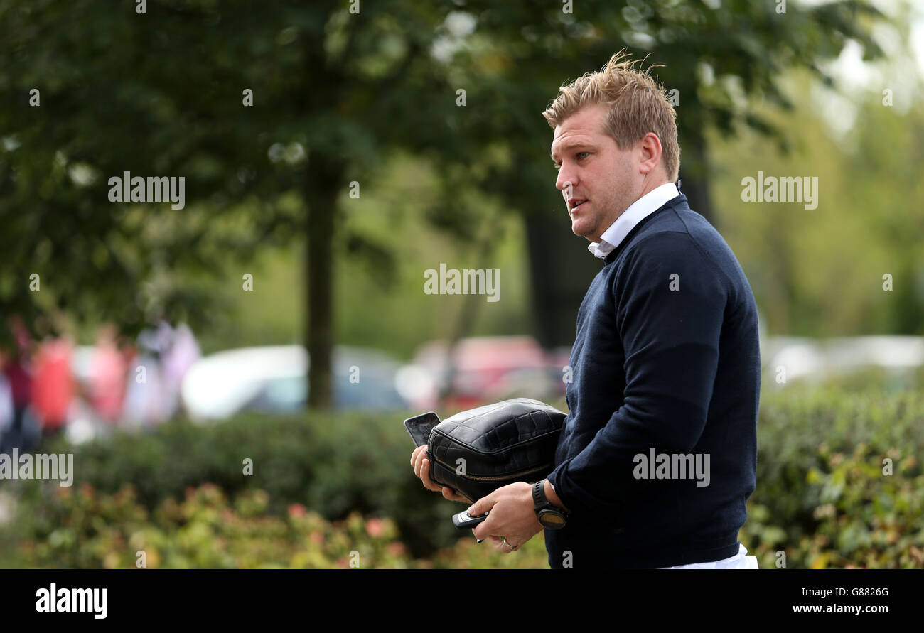 Calcio - Campionato Sky Bet - MK Dons / Birmingham City - Stadio:mk. Karl Robinson, il manager di Milton Keynes Dons, arriva prima del gioco Foto Stock