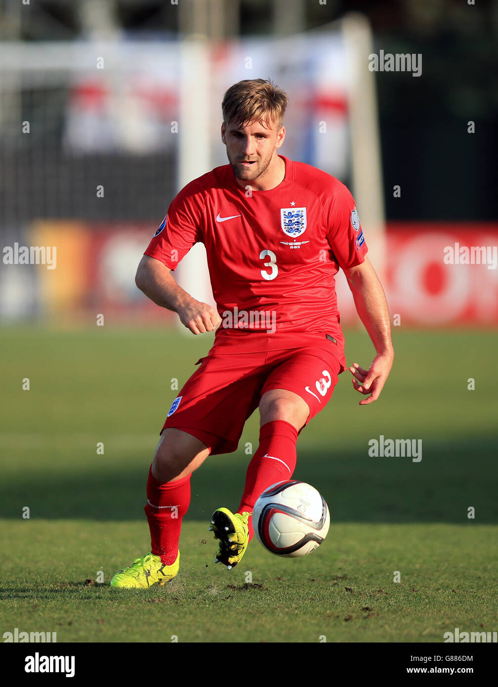 Luke Shaw in Inghilterra durante la partita di qualificazione del Campionato europeo UEFA allo Stadio Olimpico di Serravalle. PREMERE ASSOCIAZIONE foto. Data foto: Sabato 5 settembre 2015. Guarda la storia della Pennsylvania SOCCER San Marino. Il credito fotografico dovrebbe essere: Mike Egerton/PA Wire. Foto Stock