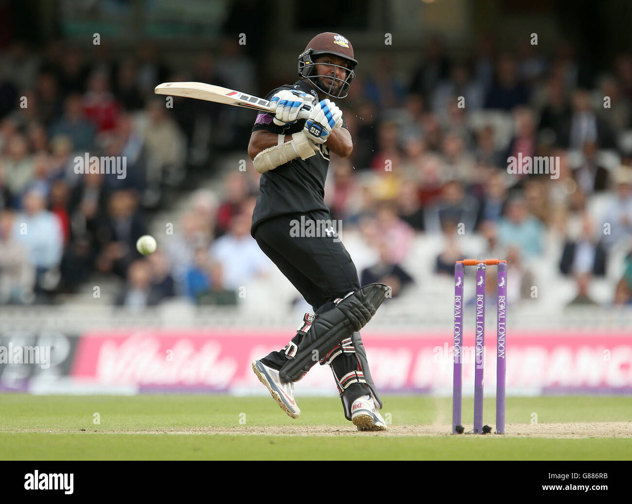 Surrey's Kumar Sangakkara durante la Royal London One-Day Cup Semifinale match al Kia Oval, Londra. Foto Stock