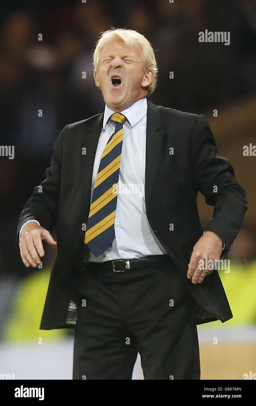 Il manager scozzese Gordon Strachan durante la partita di qualificazione del Campionato europeo UEFA a Hampden Park, Glasgow. PREMERE ASSOCIAZIONE foto. Data immagine: Lunedì 7 settembre 2015. Scopri la storia di calcio della Pennsylvania Scotland. Il credito fotografico dovrebbe essere: Danny Lawson/PA Wire. RESTRIZIONI: L'uso è soggetto a limitazioni. Uso commerciale solo previo consenso scritto della fa scozzese. Foto Stock