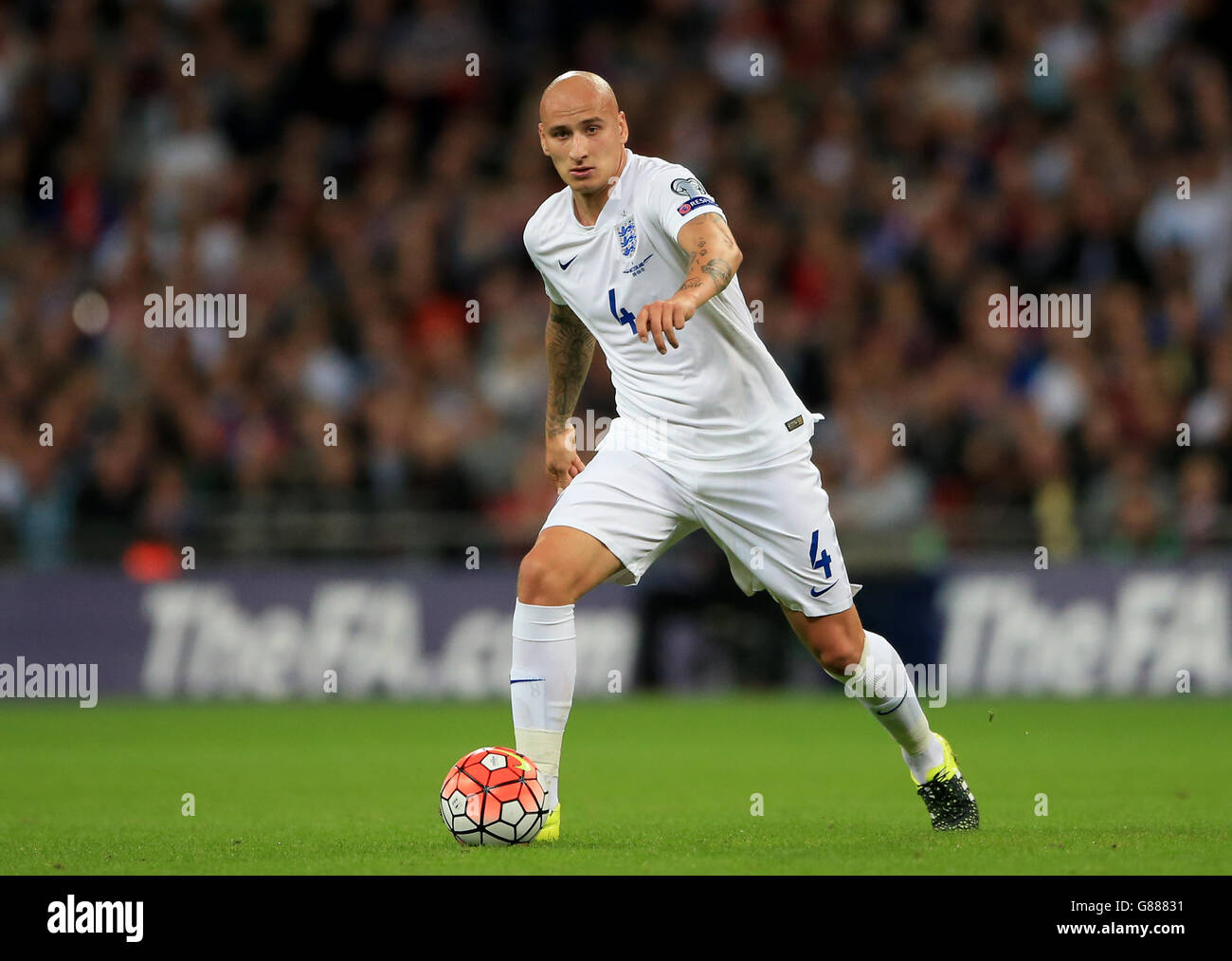 Calcio - UEFA Euro 2016 - Qualifiche - Gruppo e - Inghilterra / Svizzera - Stadio di Wembley. Jonjo Shelvey in Inghilterra durante la partita di qualificazione europea UEFA al Wembley Stadium di Londra. Foto Stock