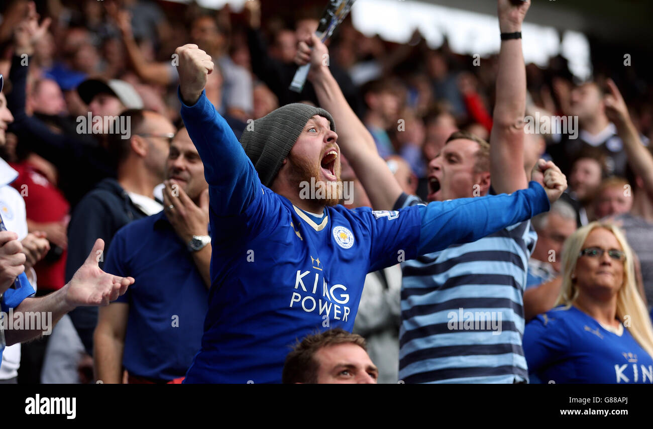 Calcio - Barclays Premier League - Leicester City / Aston Villa - King Power Stadium. I fan di Leicester City festeggiano il secondo gol dei loro schieramenti Foto Stock