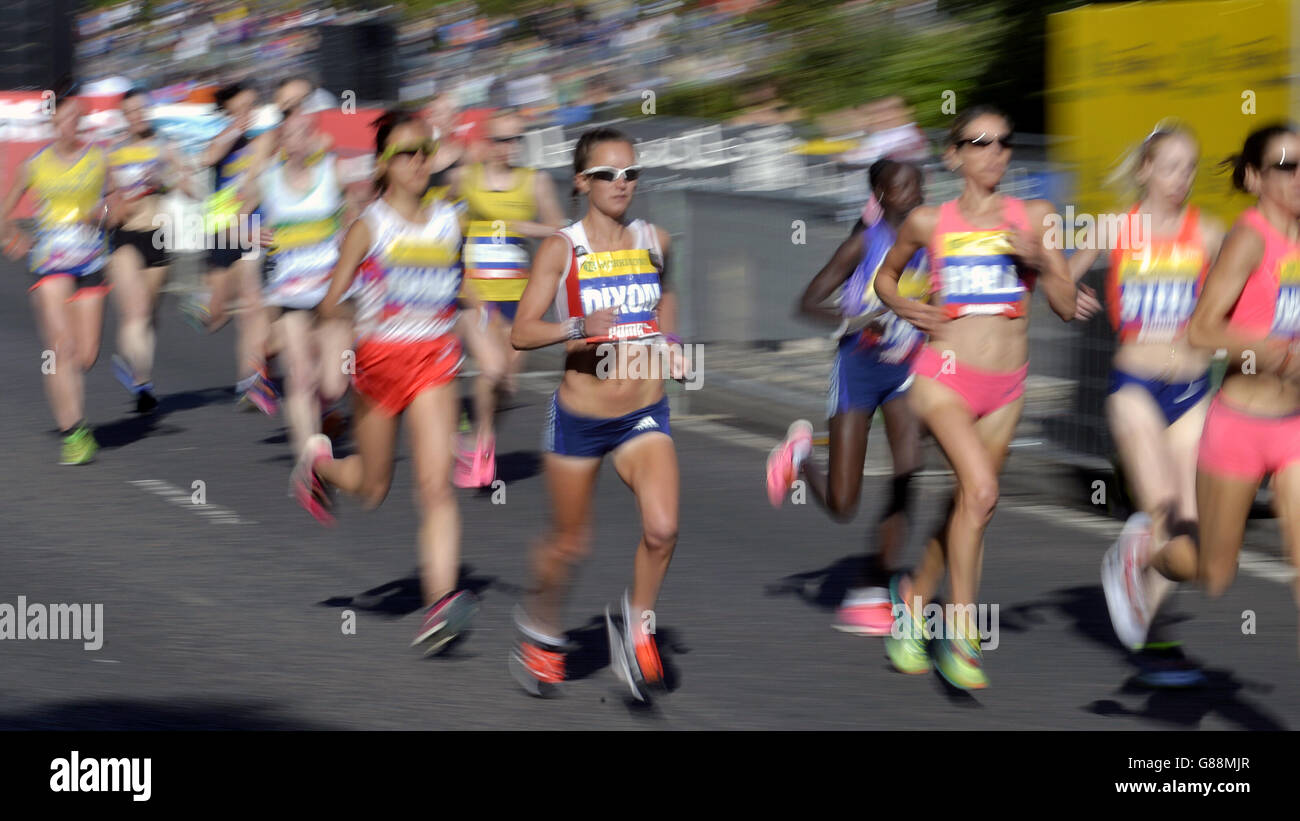 Alyson Dixon al via della corsa femminile Elite del 2015 Morrisons Great North Run, Newcastle. Foto Stock Alyson Dixon al via della corsa femminile Elite del 2015 Morrisons Great North Run, Newcastle. Foto Stock