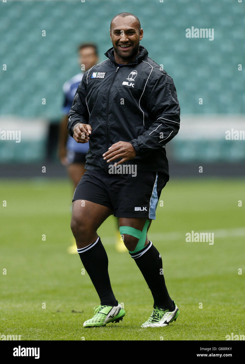 Nemani Nadolo delle Fiji durante una sessione di allenamento al Twickenham  Stadium di Londra Foto stock - Alamy