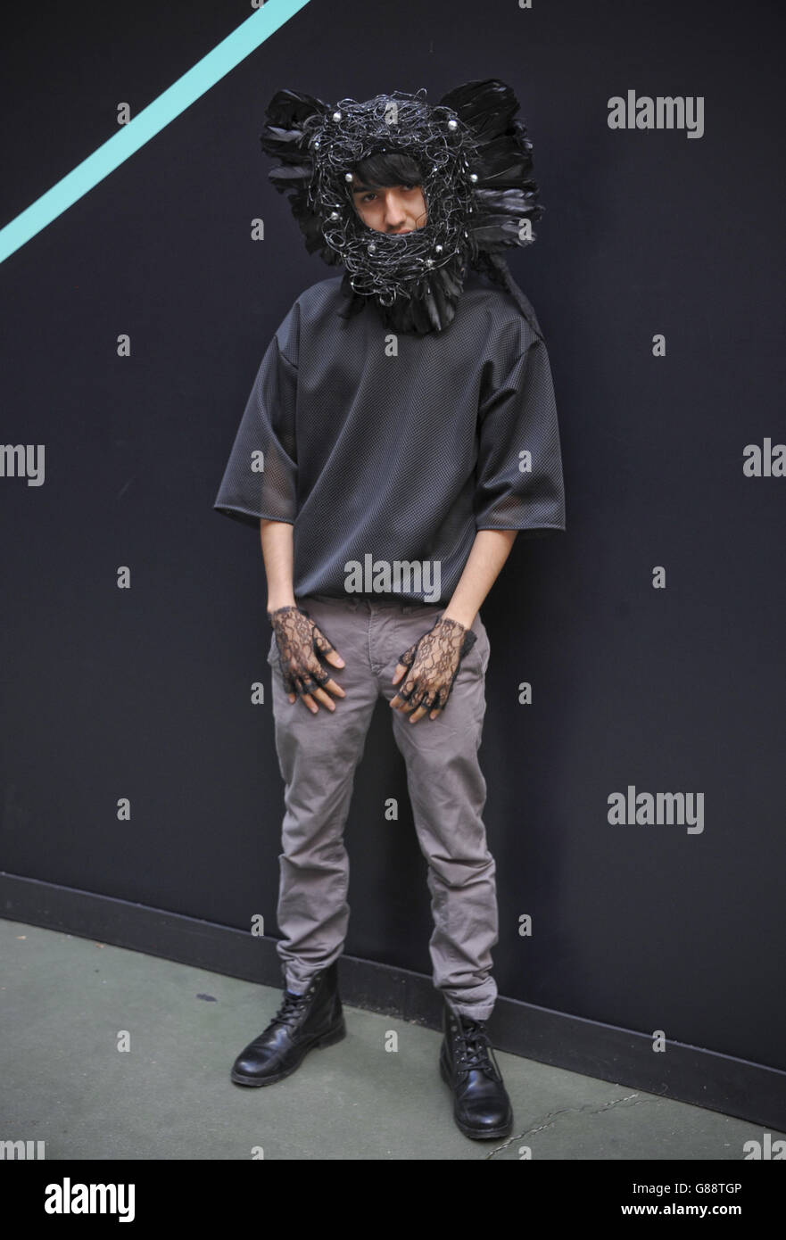 Fashionistas al BFC show space, Brewer Street Car Park, durante la London Fashion Week SS16. Il credito immagine dovrebbe leggere Edward Smith/ PA Showbiz Foto Stock