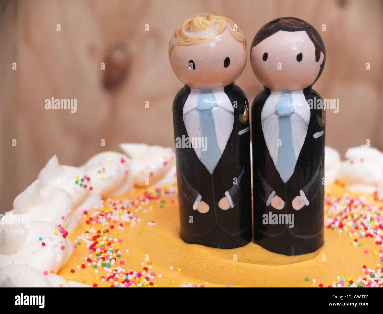 Il matrimonio la parità wedding cake topper Foto Stock