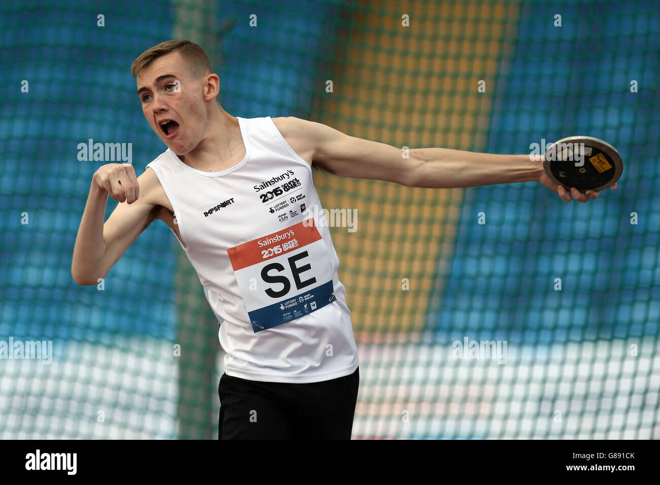 Inghilterra Joe Fundry del Sud Est partecipa al disco dei ragazzi ambulanti presso i Sainsbury's 2015 School Games alla Manchester Regional Arena. Foto Stock