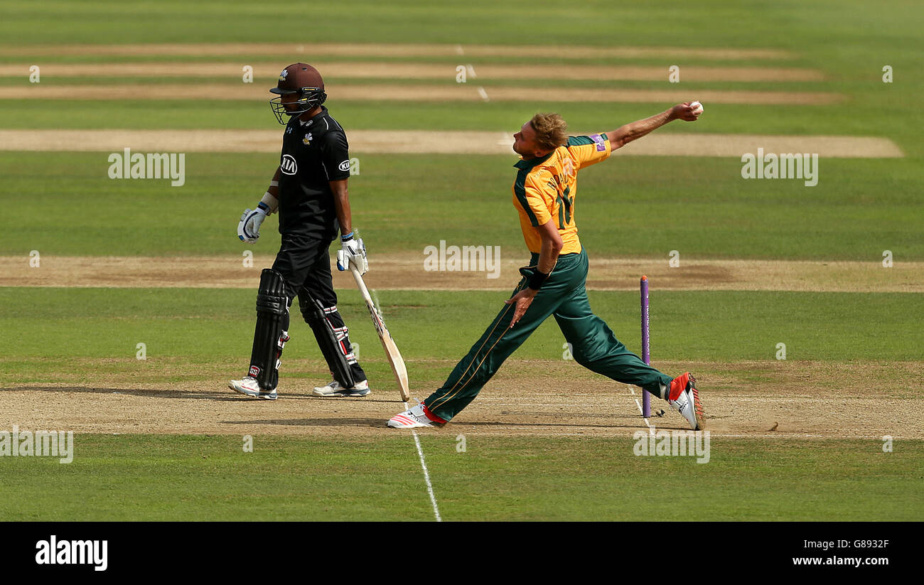 Stuart Broad di Nottinghamshire durante la Royal London One-Day Cup Semifinale match al Kia Oval, Londra. Foto Stock