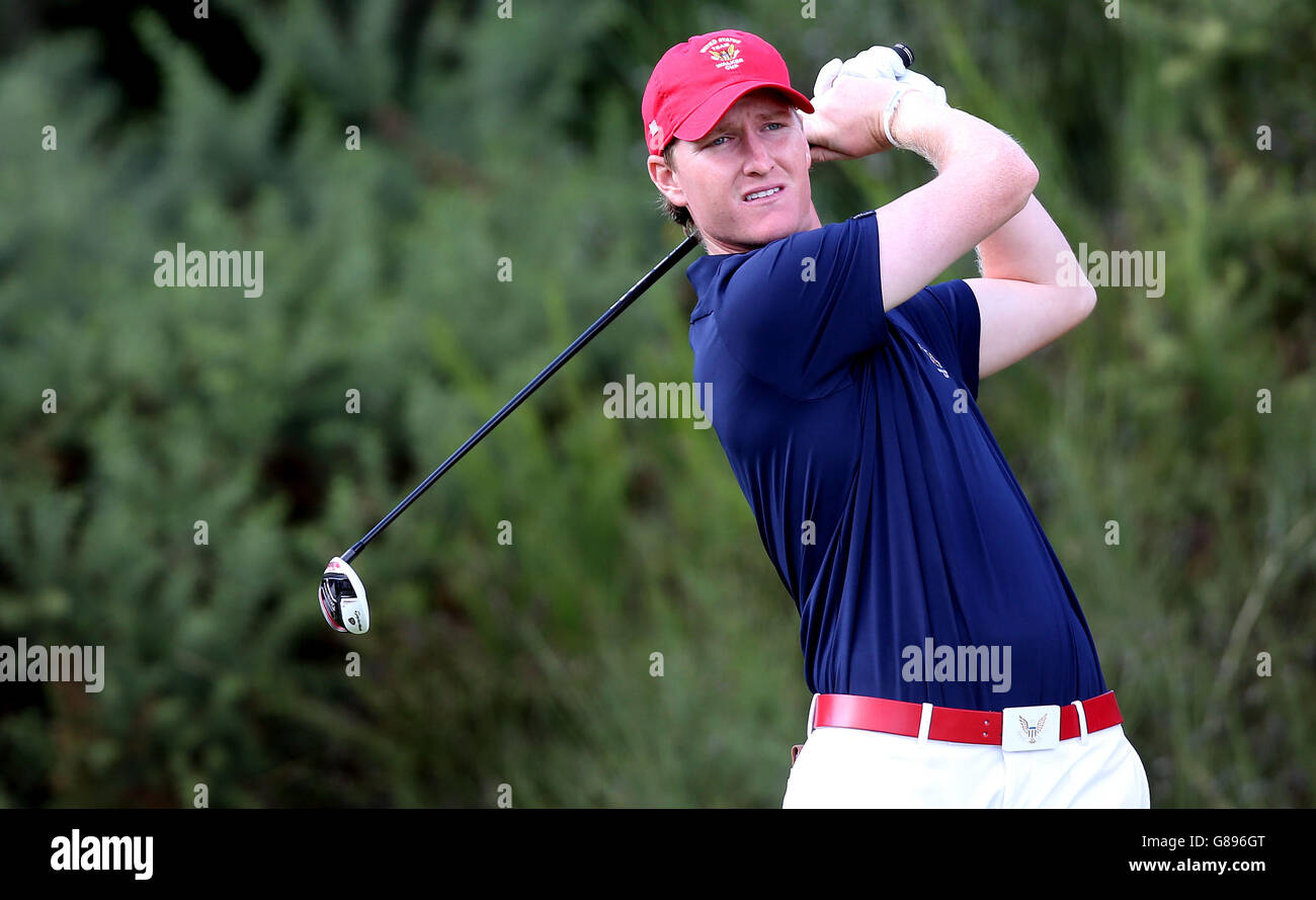 USA JORDAN Niebrugge dagli Stati Uniti si tee fuori dal secondo durante il giorno uno della Walker Cup al Royal Lytham & St Annes Golf Club, Lytham St Annes. PREMERE ASSOCIAZIONE foto. Data immagine: Sabato 12 settembre 2015. Vedi la storia della PA GOLF Walker Cup. Il credito fotografico dovrebbe essere: Peter Byrne/PA Wire. Foto Stock