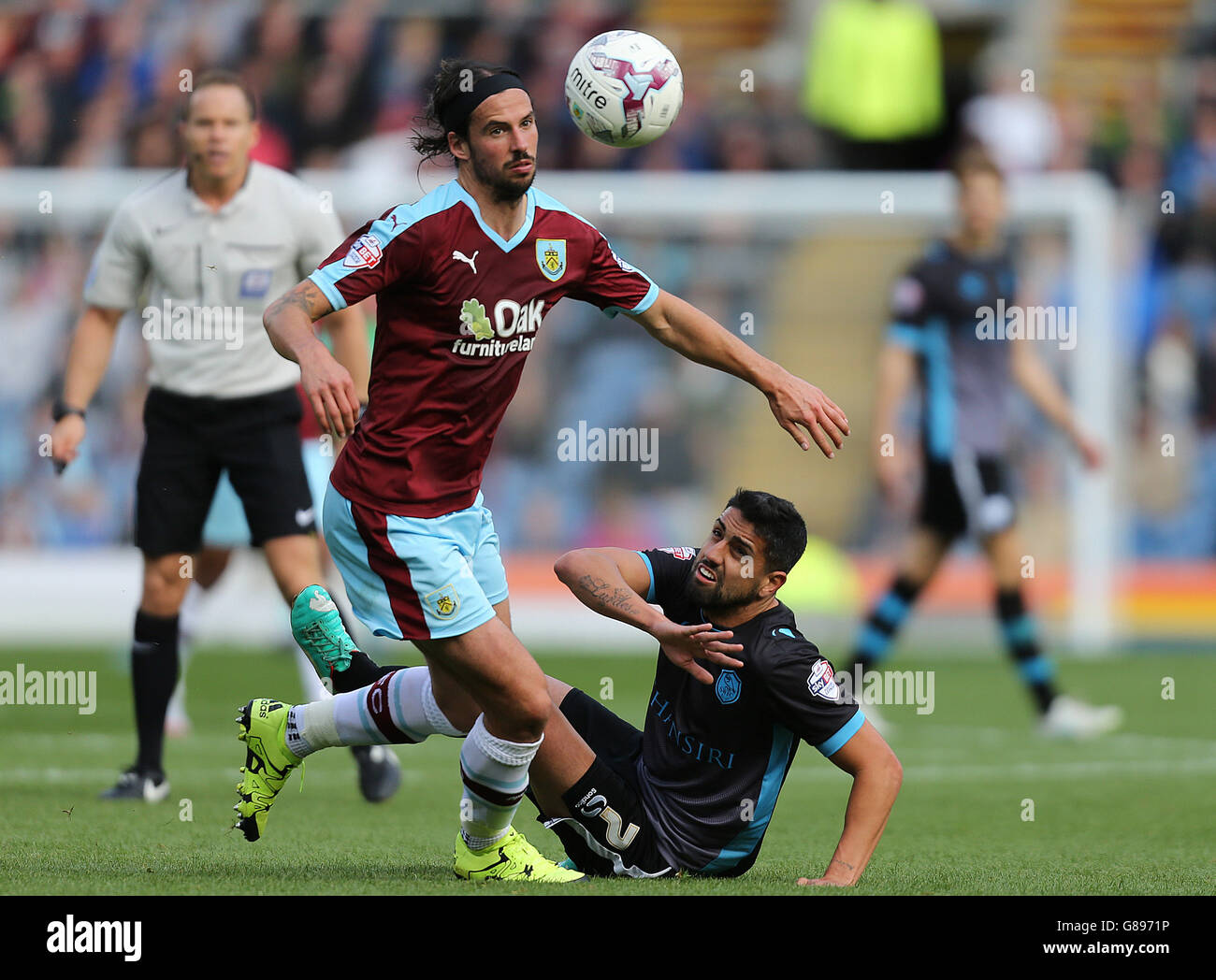 George Boyd di Burnley e Marco Matias di Sheffield, mercoledì (a destra) Foto Stock