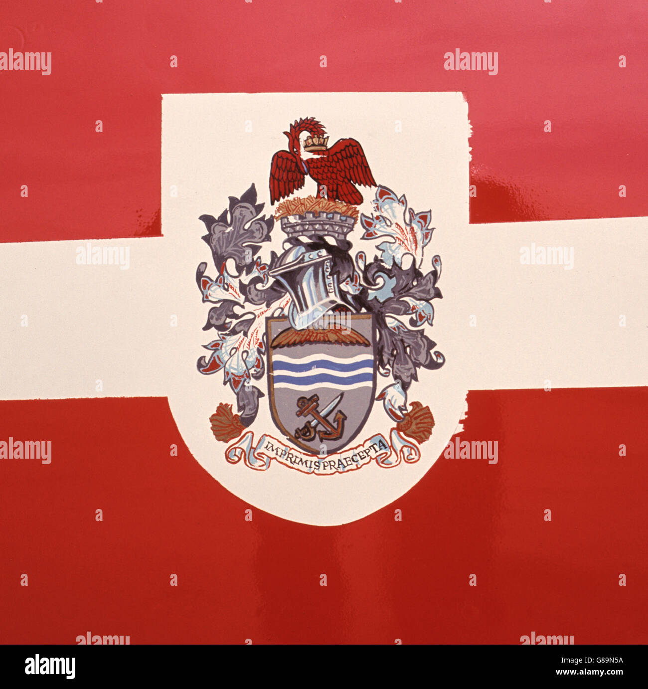 La cresta della Central Flying School a Little Rissington, Gloucestershire, su un velivolo GNAT del primo squadrone aerobatico della RAF, le frecce rosse. Foto Stock