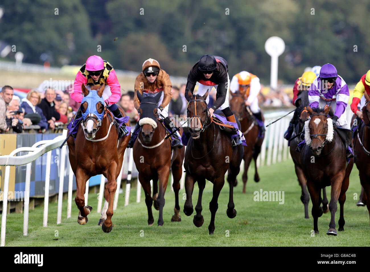 Corse ippiche - Ippodromo di Beverley. Let's Twist guidato da Shane Grey (a sinistra) vince il George Kilburn Memorial all'ippodromo di Beverley. Foto Stock