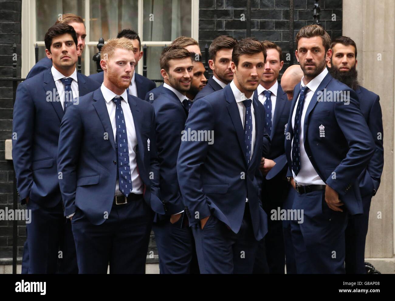 ricevimento della squadra di cricket. La squadra di cricket England Mens arriva al 10 Downing Street di Londra. Foto Stock
