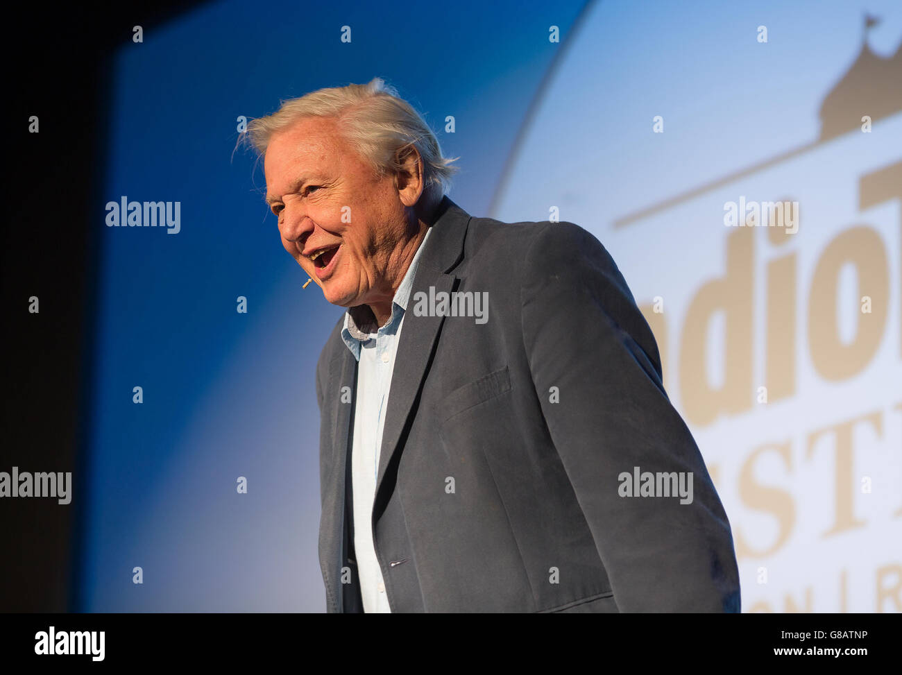 Sir David Attendborough lancia il radio Times Festival al Green di Hampton Court Palace con un evento speciale che vede Sir David Attendborough che ora si colloca nella Hall of Fame inaugurale di radio Times parlando dei suoi 60 anni di trasmissione. Foto Stock