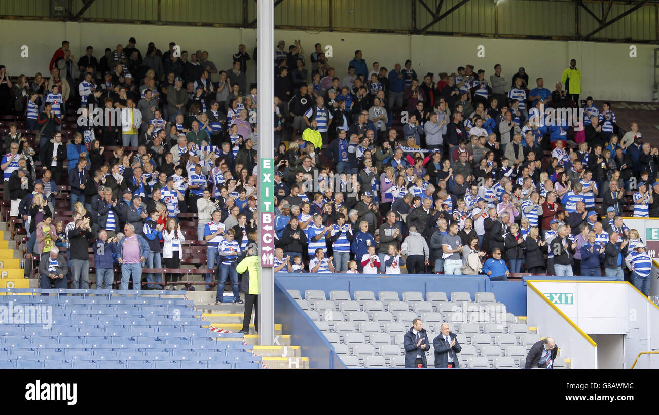 Calcio - Sky Bet Championship - Burnley v Reading - Turf Moor. Ventilatori di lettura nei supporti Foto Stock