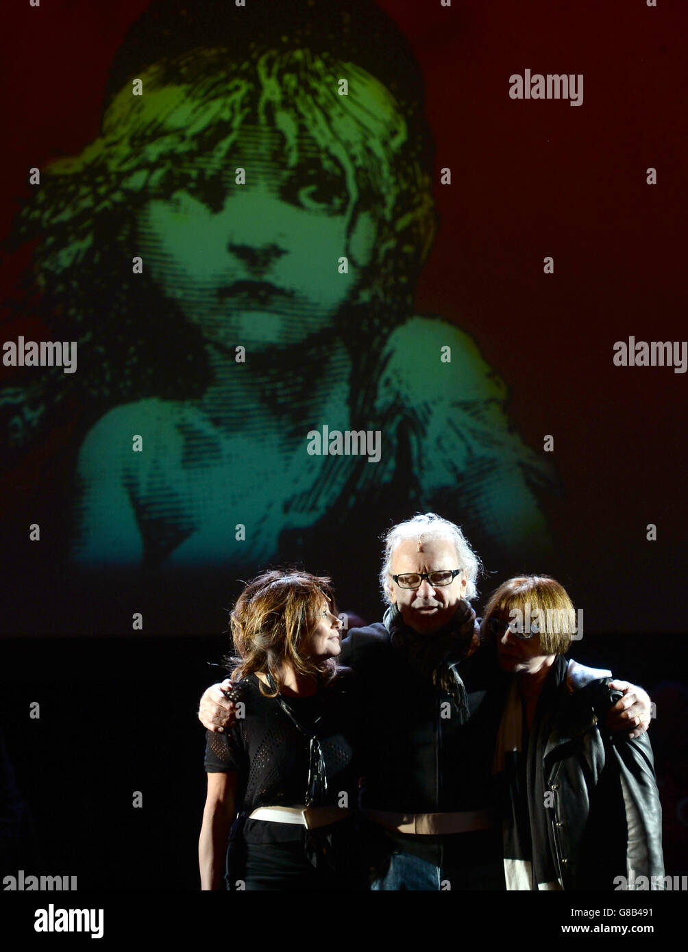 Frances Ruffle, Colm Wilkinson e Patti Lupone durante le prove per il 30° anniversario di Les Miserables Gala Performance in Aid of Save the Children tenutosi al Queen's Theatre di Londra Foto Stock