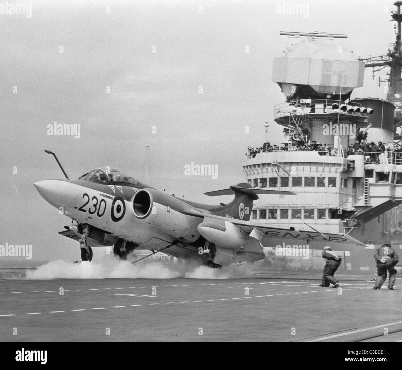 I nuovi bombardieri Buccaneer a 2 jet che operano da HMS vittorioso. Foto Stock