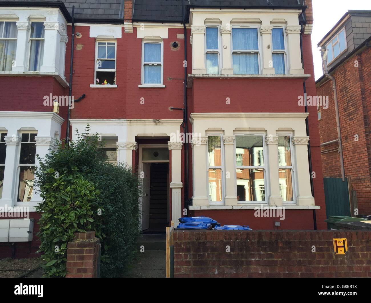 La casa a Melrose Avenue, Cricklewood, a nord-ovest di Londra dove una donna è stata trovata morta nella casa che ha condiviso con il suo giovane figlio. Foto Stock