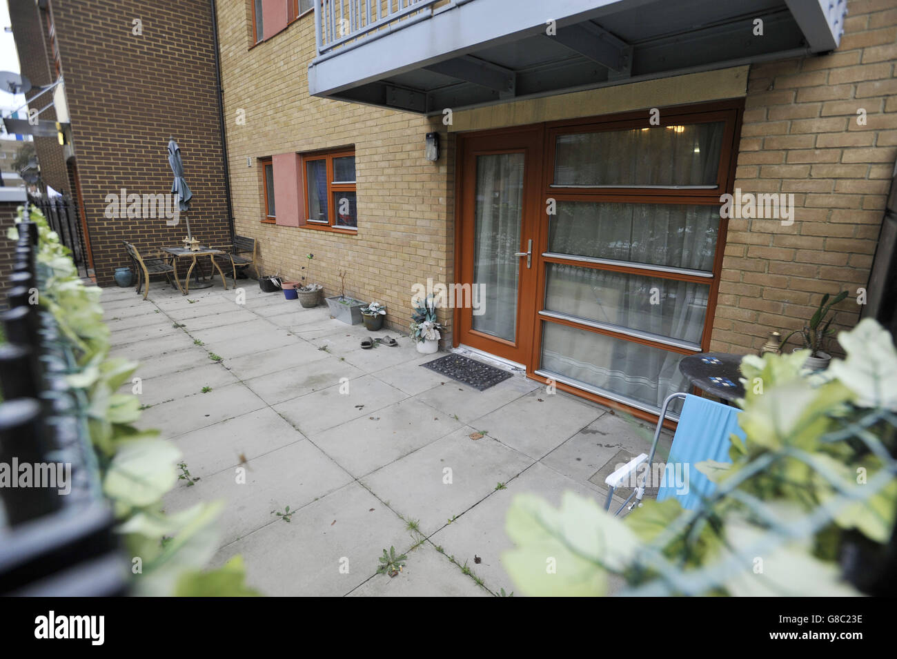 62 Cooke Street, a Barking East London, la casa del presunto serial killer Stephen Port 40, che è apparso a Barkingside Magistrates accusato di drogare e uccidere quattro giovani uomini che ha incontrato su siti web gay, e di scaricare i loro corpi dentro e intorno a un cimitero nella parte orientale di Londra. Foto Stock