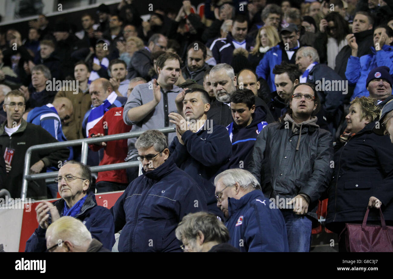 Calcio - Sky Bet Championship - Rotherham United v Reading - New York Stadium. Ventilatori di lettura nei supporti Foto Stock