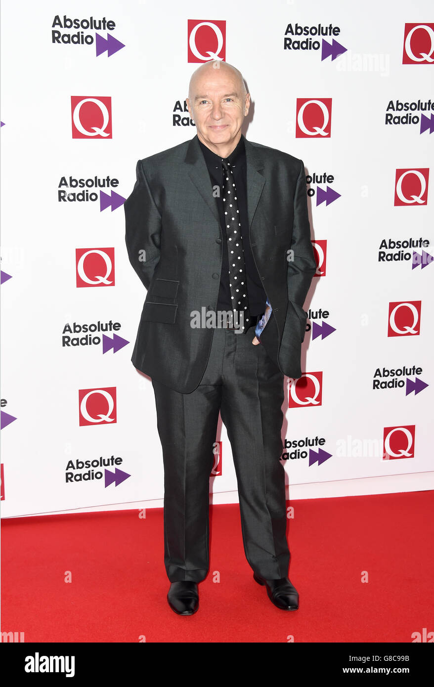 Midge Ure partecipa al Q Awards 2015 tenutosi al Grosvenor House Hotel on Park Lane, Londra. PREMERE ASSOCIAZIONE foto. Data immagine: Lunedì 19 ottobre 2015. Vedi PA Story: SHOWBIZ QAwards. Il credito fotografico dovrebbe essere: Matt Crossick/PA Wire Foto Stock