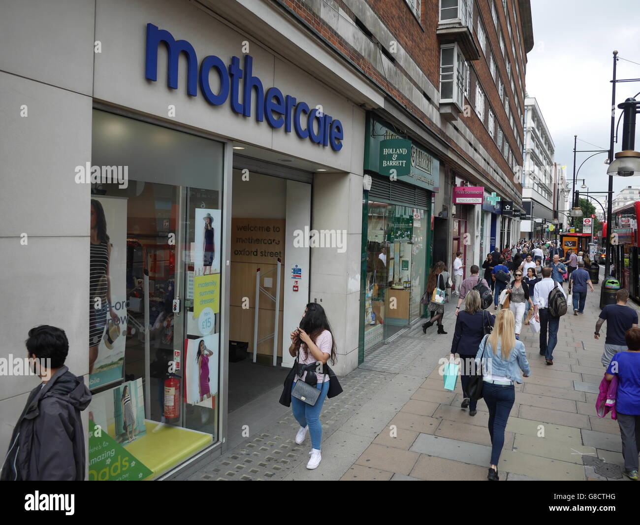 I Mothercare negozio di vendita al dettaglio Oxford Street London Foto Stock