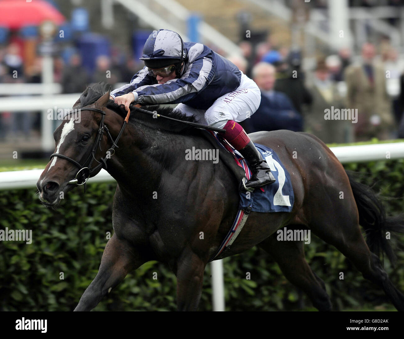 Dhahmaan guidato da Frankie Dettori vince lo Scott Dobson Memorial Doncaster Stakes durante il secondo giorno del weekend del Racing Post Trophy all'ippodromo di Doncaster. PREMERE ASSOCIAZIONE foto. Data immagine: Sabato 24 ottobre 2015. Guarda la storia della PA DI DONCASTER. Il credito fotografico dovrebbe essere: John Giles/PA Wire Foto Stock
