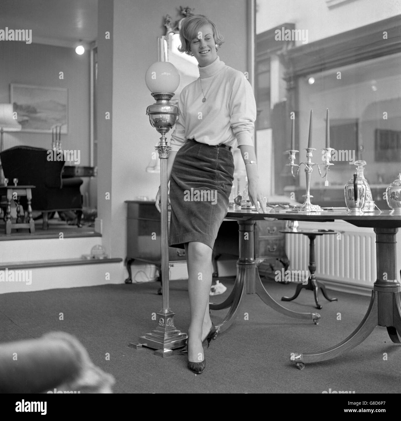 Negozio di antiquariato - Joan Cooper - Ilkley, West Yorkshire Foto Stock