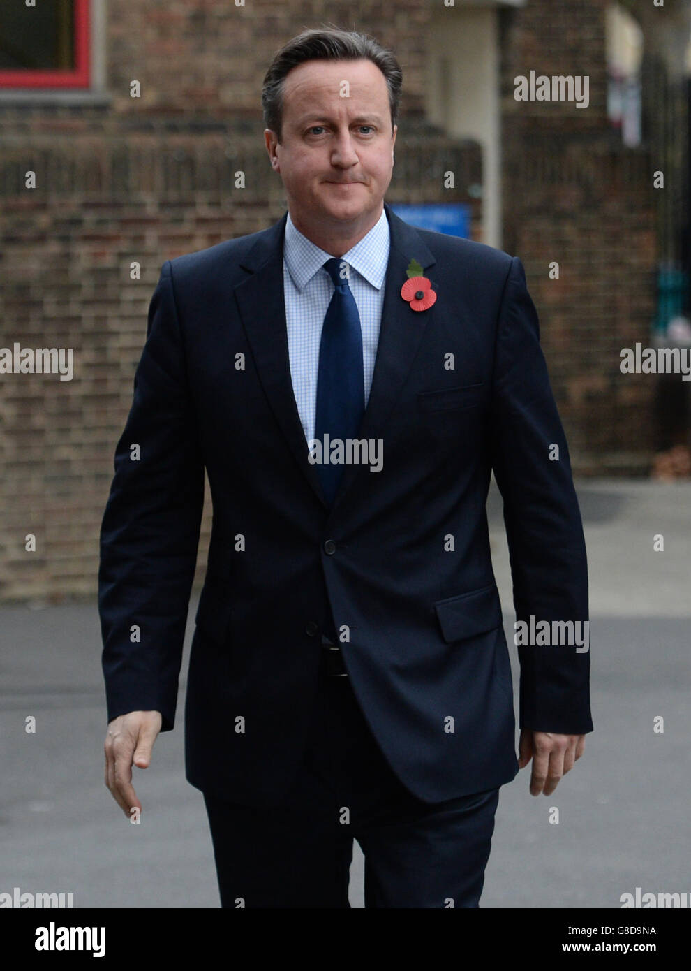 Il primo ministro David Cameron arriva alla Cattedrale di St George a Londra per un servizio commemorativo per l'ex leader liberaldemocratico Charles Kennedy, morto a giugno. Foto Stock